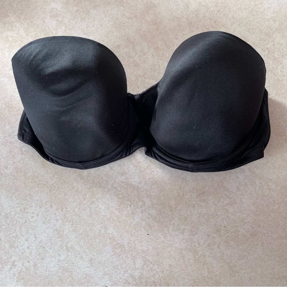 Victoria's Secret Very Sexy 34D Classic Black Strapless Bra